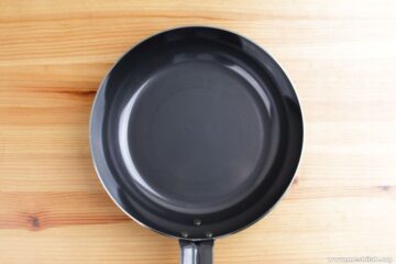 鉄フライパンをから焼きする理由は?