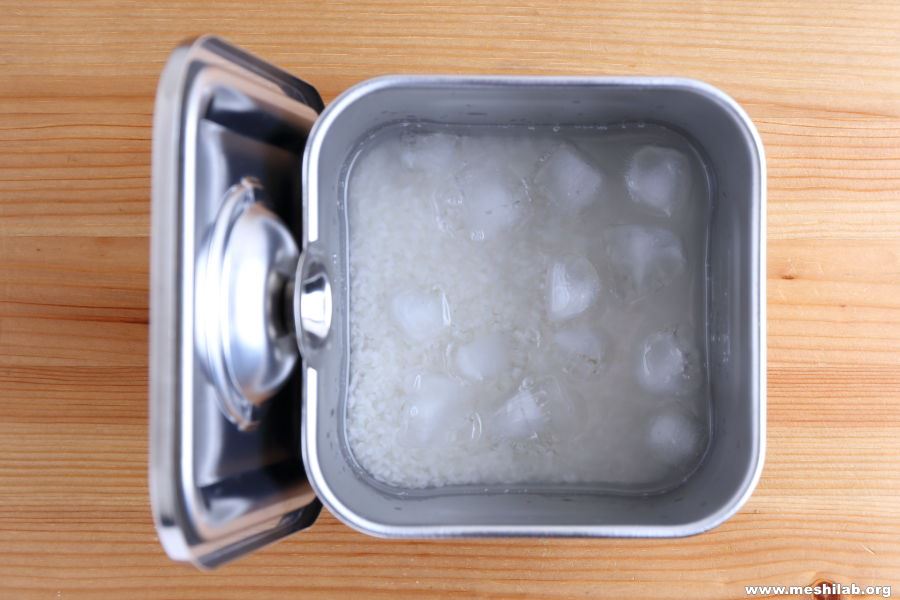 お米の炊飯には氷を加える？ 冷水を用いることのメリットについて